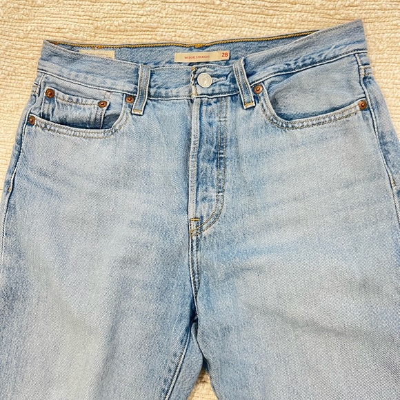 Light Wash Levi Straight Jean - Picture 2 of 4